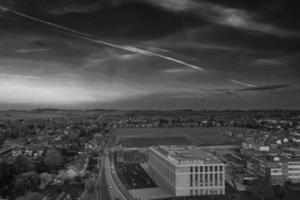vista de alto ângulo da paisagem britânica da inglaterra em preto e branco clássico foto
