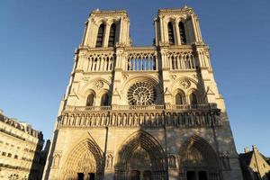 catedral de notre dame paris no lue sky foto