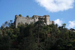 portofino, itália - 19 de setembro de 2017 - vip e turista na vila pitoresca foto