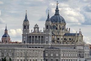 panorama do palácio real de madri foto