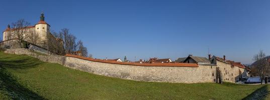 skofja loka cidade medieval castelo eslovênia foto