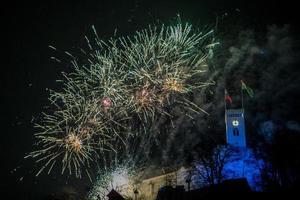 castelo de liubliana feliz ano novo fogos de artifício foto