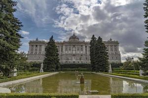 panorama do palácio real de madri foto