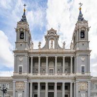 panorama do palácio real de madri foto