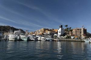 cabo san lucas, méxico - 1 de fevereiro de 2019 - turista em atividades aquáticas foto