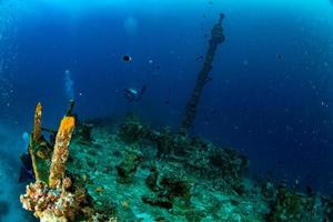 naufrágio do navio nas maldivas oceano índico foto