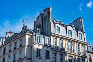 telhados de paris e construção de vista da cidade foto