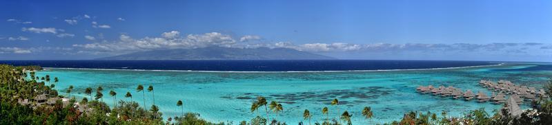 vista da lagoa de moorea no tahiti foto