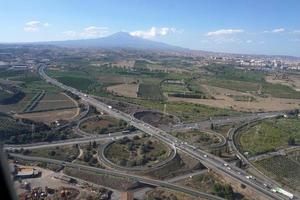 vista aérea do vulcão etna de catania da sicília foto