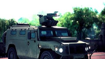 carro militar blindado na cidade grande foto