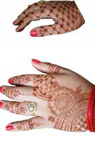 mulher bonita vestida como tradição indiana com henna mehndi design em ambas as mãos para celebrar o grande festival de karwa chauth com fundo branco liso foto