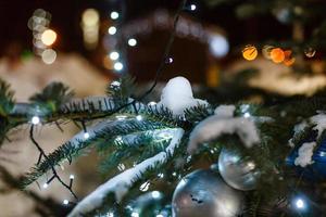 árvore de natal, abeto decorado, fundo de natal foto