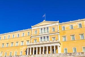 o edifício do centro de congressos zappeion edifícios históricos em atenas, grécia. foto