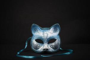 máscara de carnaval colorida em forma de gato para uma festa