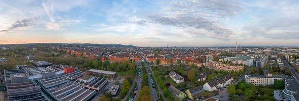 panorama drone da cidade universitária de hessian darmstadt na alemanha foto