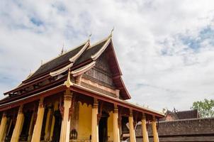 antigo templo do mosteiro wat sisaket na capital vientiane do laos foto