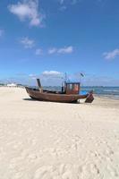 praia e cais de ahlbeck, usedom, mar báltico, alemanha foto