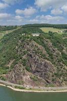 vista para a famosa rocha loreley no rio reno, rheingau, alemanha foto