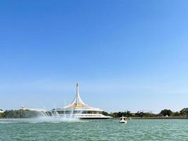 bangkok, tailândia, 2022 - pavilhão ratchamangkhala no parque público suan luang rama ix. foto