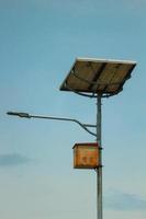 iluminação pública solar pública é uma solução de iluminação para estradas foto