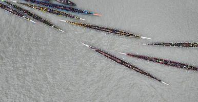 corrida de barco tradicional em bangladesh foto