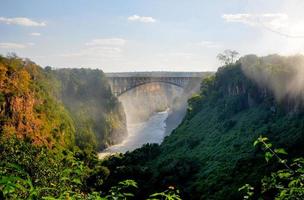 Victoria Falls na fronteira da Zâmbia e do Zimbábue foto