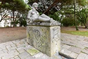estátua no parque eduardo vii tem o nome do britânico edward vii que visitou a cidade em 1903 para reafirmar a aliança anglo-portuguesa é o maior parque do centro de lisboa portugal foto
