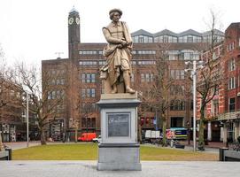 estátua de rembrandt - amsterdã foto