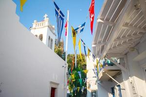 aldeia grega tradicional. ruas e casas antigas foto