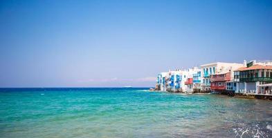 pequena veneza a atração mais popular na ilha de mykonos na grécia, cyclades foto