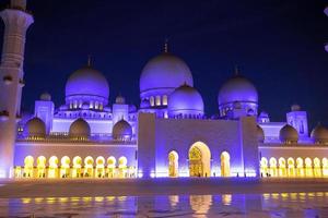 Mesquita Sheikh Zayed em Abu Dhabi, Emirados Árabes Unidos foto