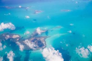 bela vista de ilhas idílicas de cima foto