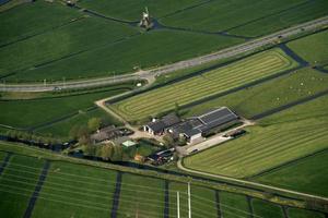 vista aérea dos campos cultivados na holanda foto