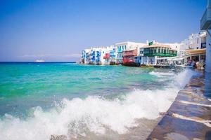 pequena veneza a atração mais popular na ilha de mykonos, grécia, cyclades foto