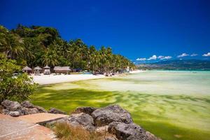 vistas exóticas e deslumbrantes do mar na ilha de boracay foto