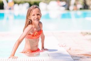 chacara florata: meninas lindas se divertindo muito na piscina