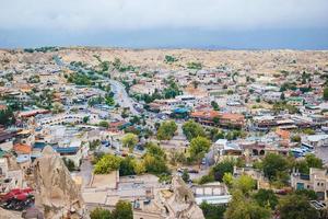 cidade subterrânea da capadócia dentro das rochas, a velha cidade dos pilares de pedra. foto