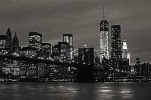 ponte de manhattan e brooklyn à noite foto