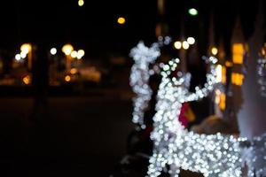 luzes de natal desfocadas foto