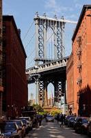 Ponte de Manhattan vista de Dumbo, Nova York foto