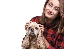 menina com cachorro foto