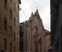 igreja de san giovanni in monte em bolonha foto