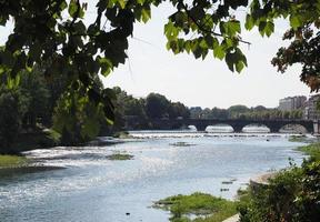 Rio Po em Turin foto