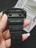 relógio digitec preto, resistente à água. foto