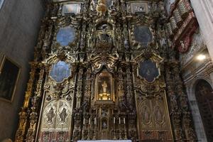 cidade do méxico, méxico - 5 de novembro de 2017 - interior da igreja de são domingo foto