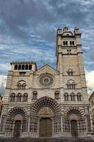 gênova cúpula igreja san lorenzo foto