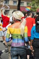 orgulho gay arco-íris paz bandeira corpo pintado foto