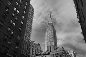 Empire State Building vista de baixo para cima cidade de Nova York foto