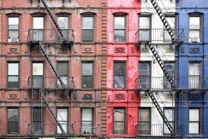 prédios de nova york manhattan detalhe da escada de incêndio foto