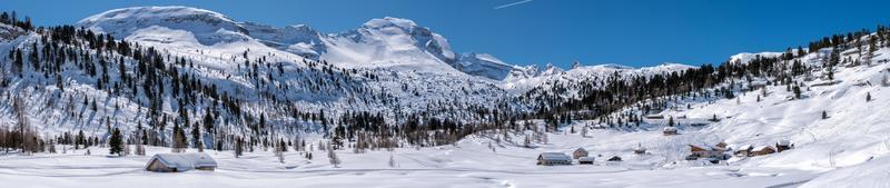 dolomitas neve panorama grande paisagem foto